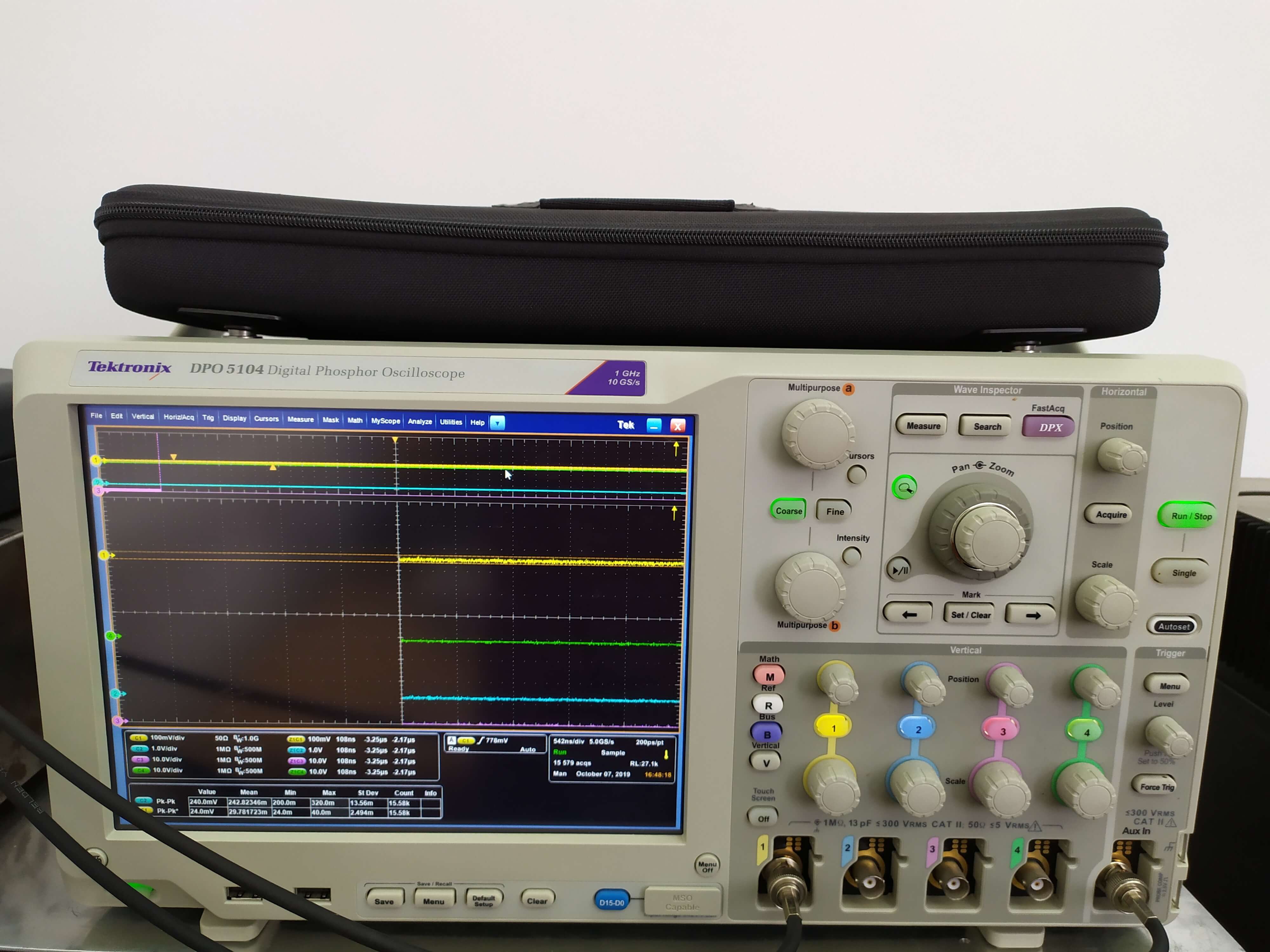 DPO 5104 Tektronix Digital Phosphor Oscilloscope 1 GHz, 10 GS/s